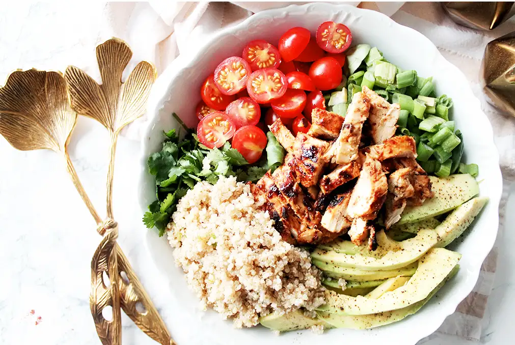 Salade composée (avec kebab ou poulet)